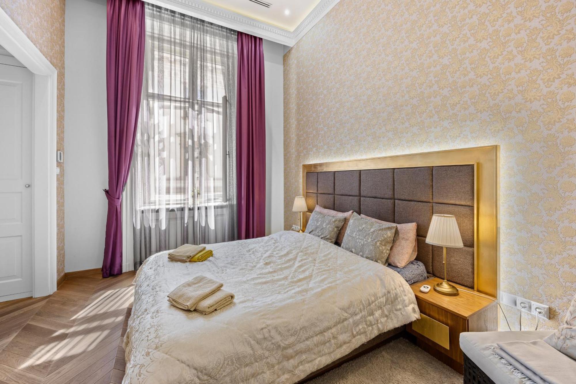 Count Zrinyi Basilica Luxurious Residence Budapest Exterior photo