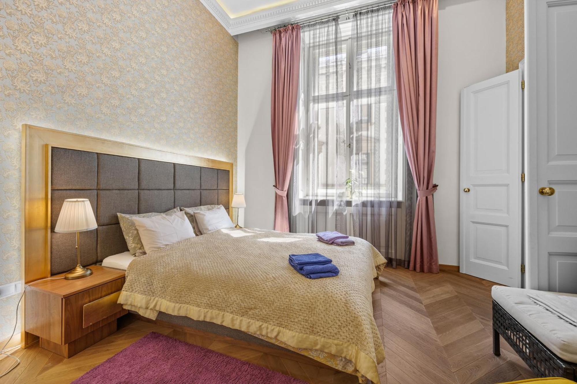 Count Zrinyi Basilica Luxurious Residence Budapest Exterior photo