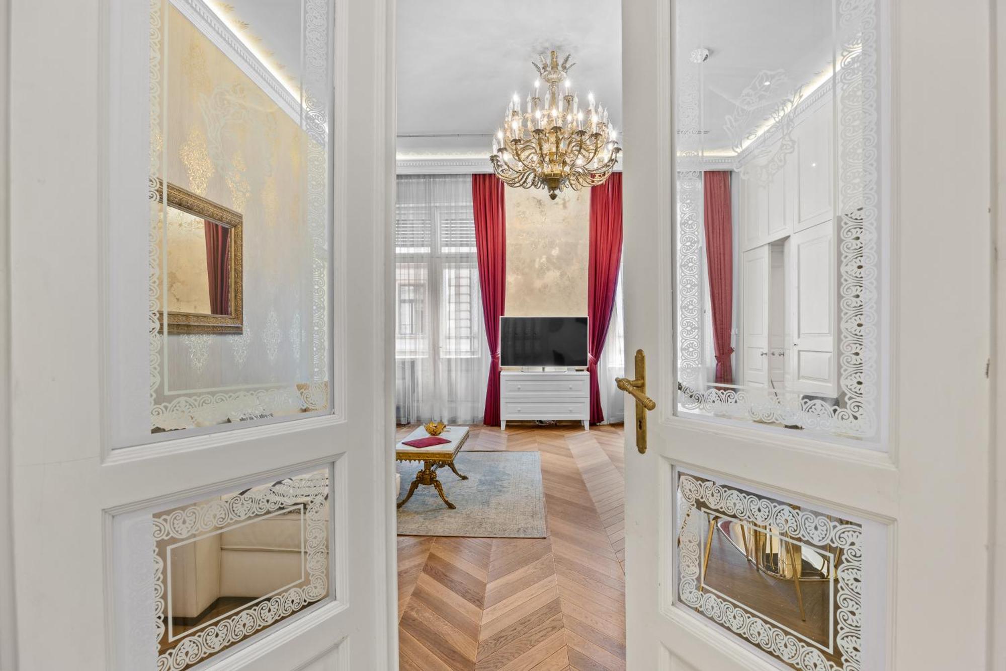 Count Zrinyi Basilica Luxurious Residence Budapest Exterior photo